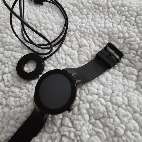 Movado Connect Black Silicone Strap Smart Watch - Picture 8 of 16
